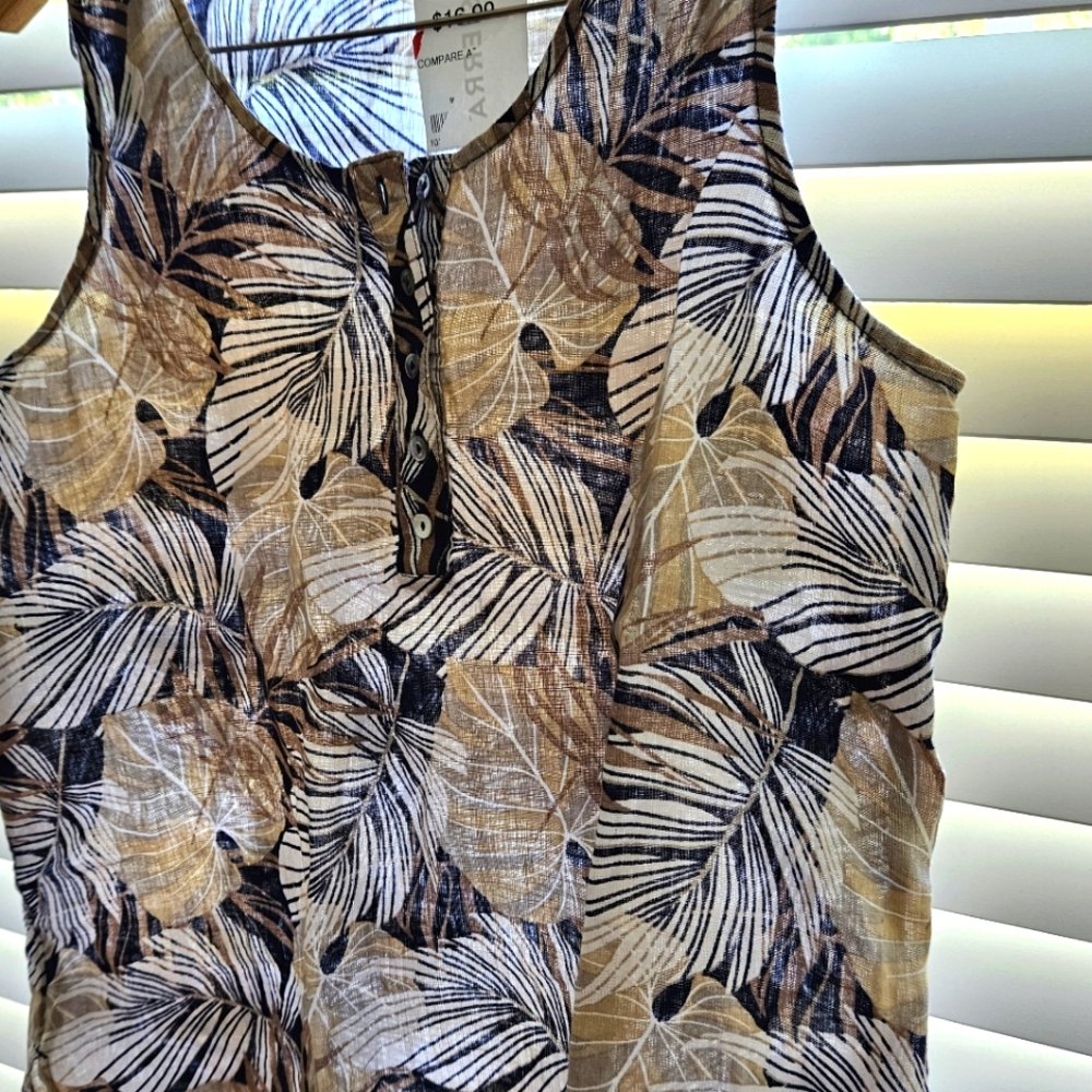 NWT! Women's lightweight, casual linen tank, palm print, size M